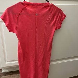 Lululemon swiftly tee